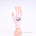 Cartoon pattern knitted gloves for children